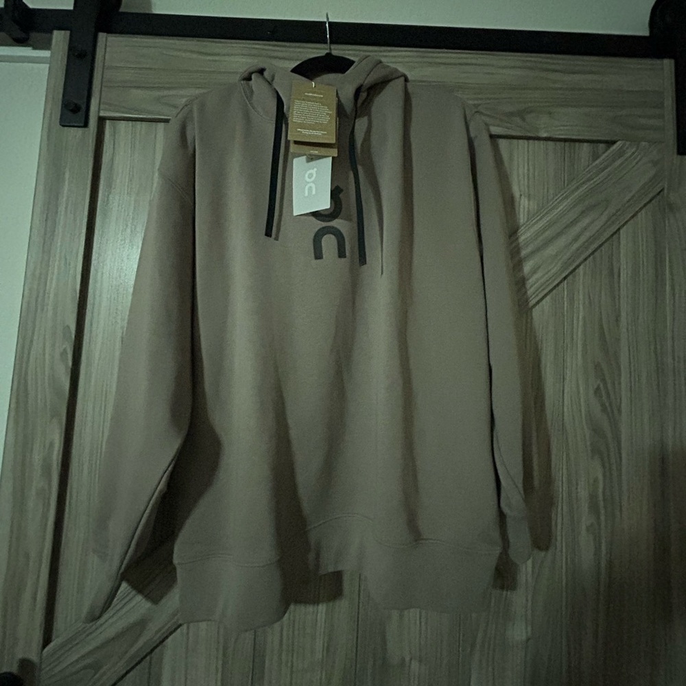NWT On Cloud Club Hoodie Mens Small